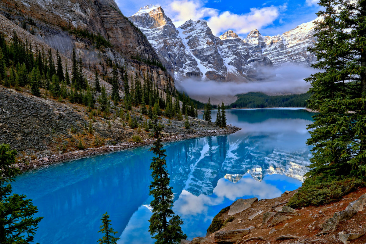 Moraine Lake dans les Rocheuses canadiennes, parc national de Banff