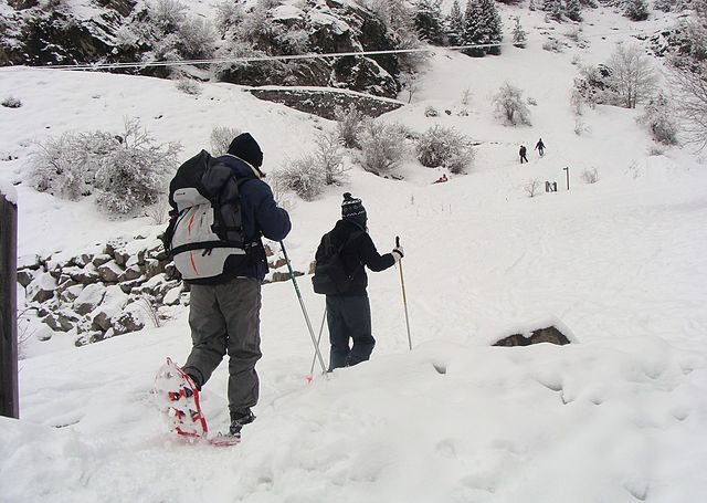 S’équiper pour faire des raquettes à neige