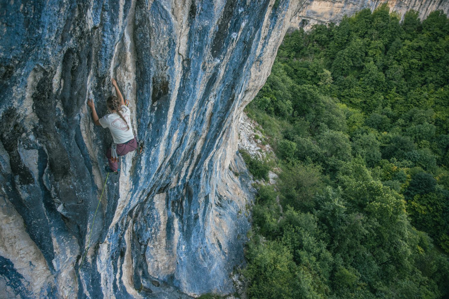 Tenue d’escalade : comment bien s’équiper selon sa pratique