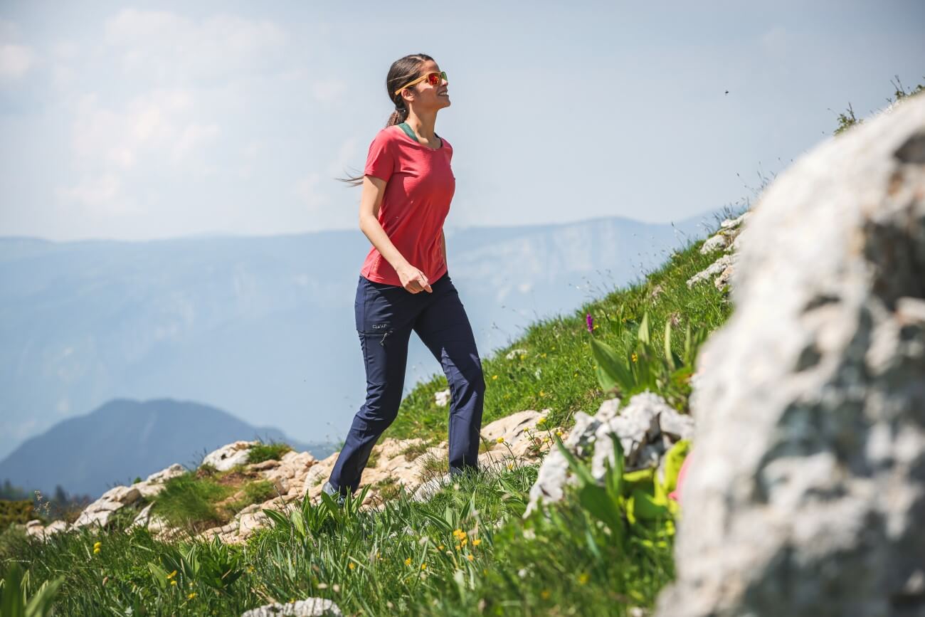 Quelle tenue choisir pour randonner en montagne l’été ?